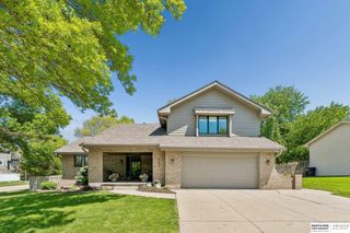507 S 158th Street, Omaha, NE 68118