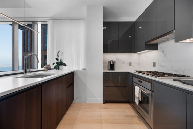 135 Seaport Blvd 1902, Boston, MA 02210