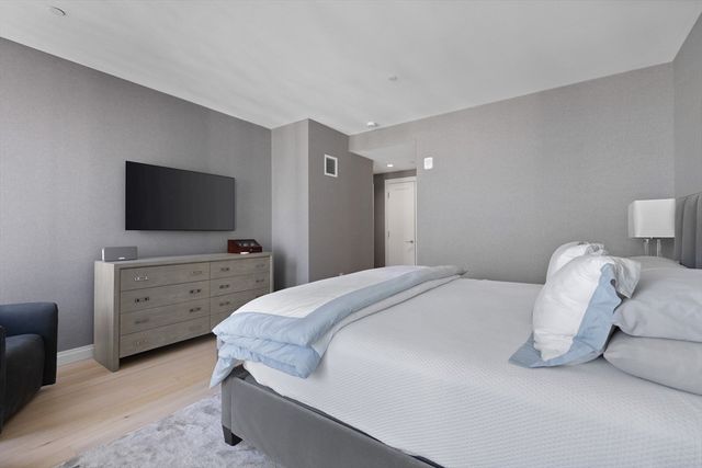 135 Seaport Blvd 1902, Boston, MA 02210