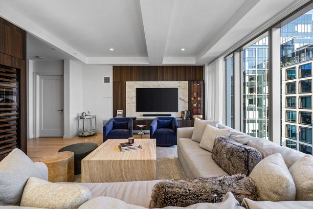 135 Seaport Blvd 1902, Boston, MA 02210