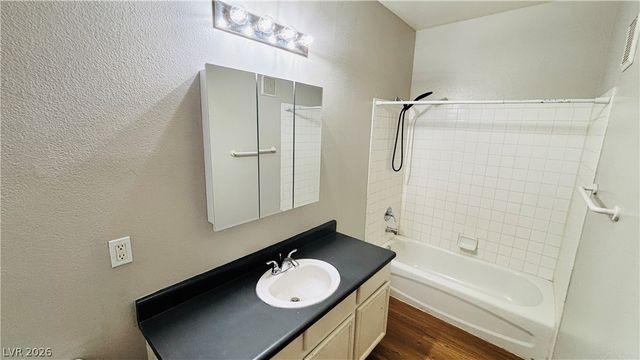 2171 Hussium Hills Street 206, Las Vegas, NV 89108