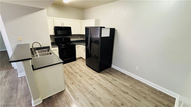 2171 Hussium Hills Street 206, Las Vegas, NV 89108