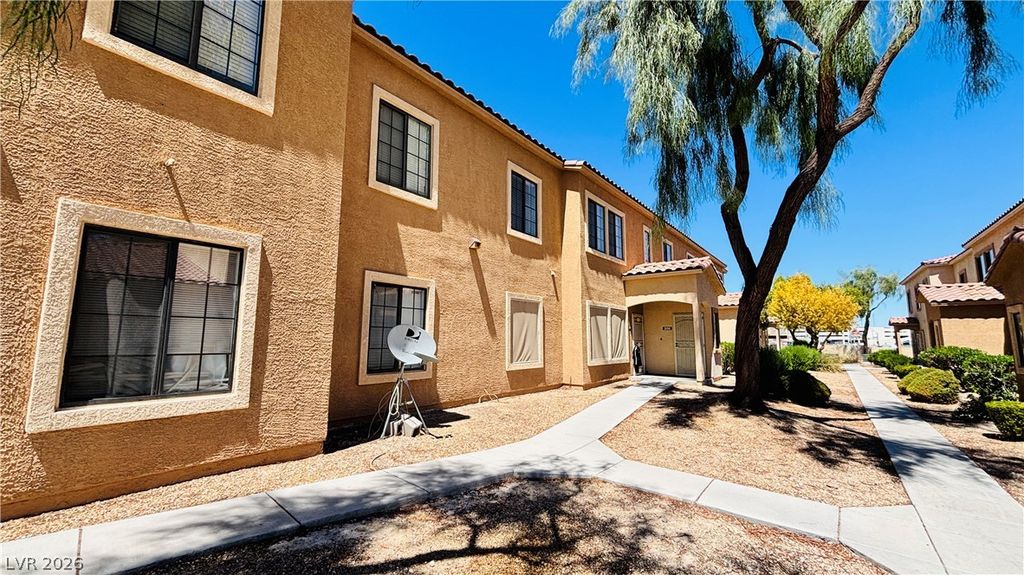 2171 Hussium Hills Street 206, Las Vegas, NV 89108