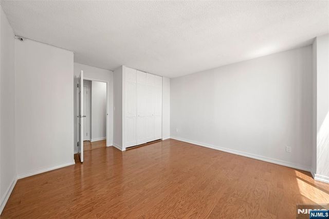 200 Winston Drive 1518, Cliffside Park, NJ 07010
