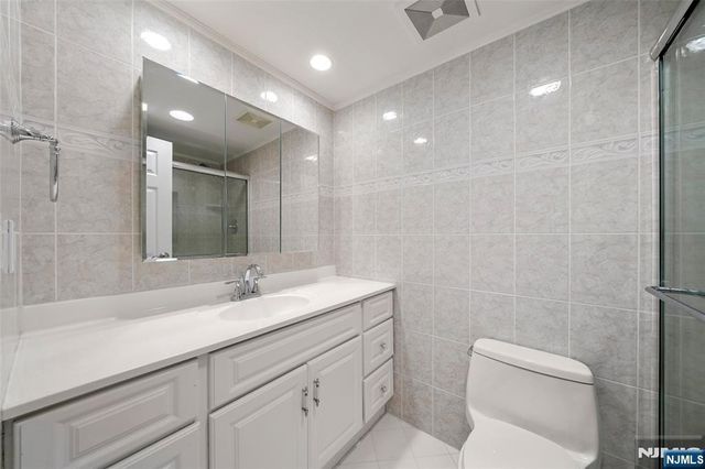200 Winston Drive 1518, Cliffside Park, NJ 07010
