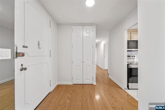 200 Winston Drive 1518, Cliffside Park, NJ 07010