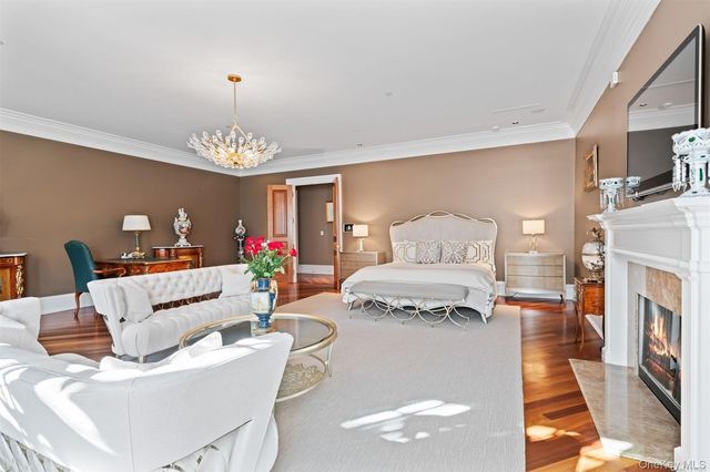 660 Chicken Valley Road, Matinecock, NY 11560