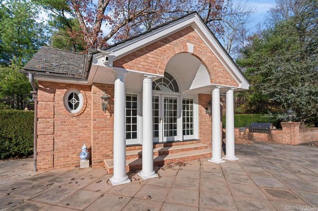 660 Chicken Valley Road, Matinecock, NY 11560