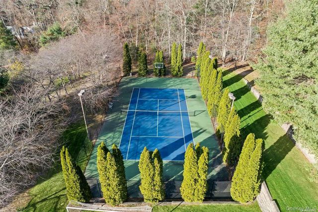 660 Chicken Valley Road, Matinecock, NY 11560