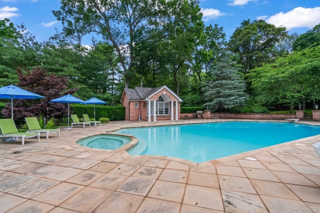 660 Chicken Valley Road, Matinecock, NY 11560