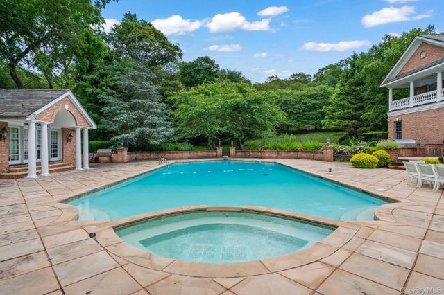 660 Chicken Valley Road, Matinecock, NY 11560