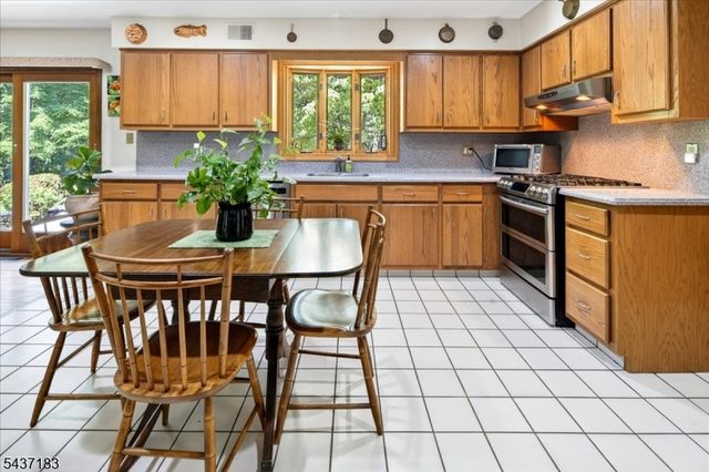 54 Platz Drive, Montgomery Twp., NJ 08558