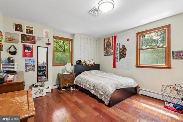 302 W FERRY RD, Yardley, PA 19067