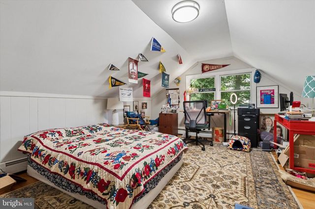 302 W FERRY RD, Yardley, PA 19067
