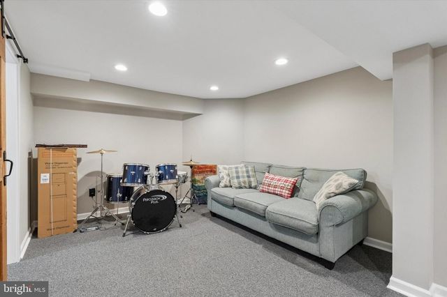 302 W FERRY RD, Yardley, PA 19067