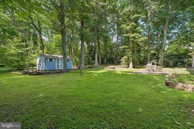 302 W FERRY RD, Yardley, PA 19067