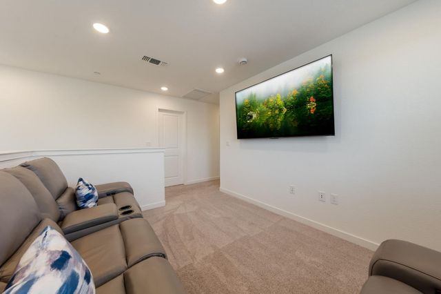 2071 Brown St, Lincoln, CA 95648