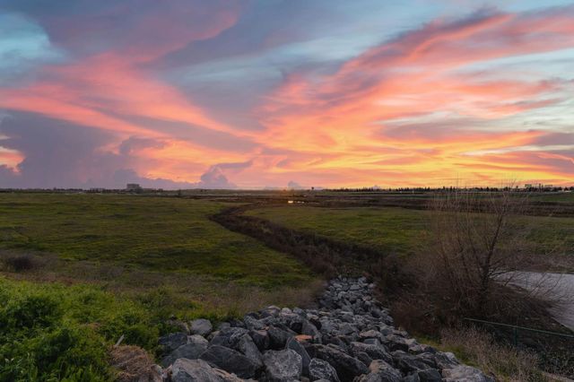 2071 Brown St, Lincoln, CA 95648