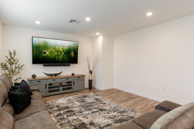 2071 Brown St, Lincoln, CA 95648