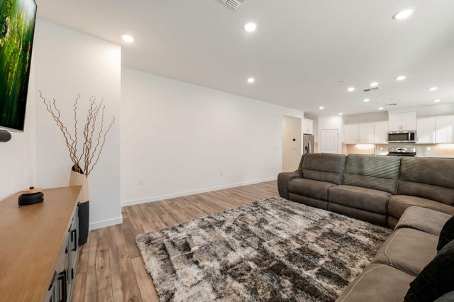 2071 Brown St, Lincoln, CA 95648