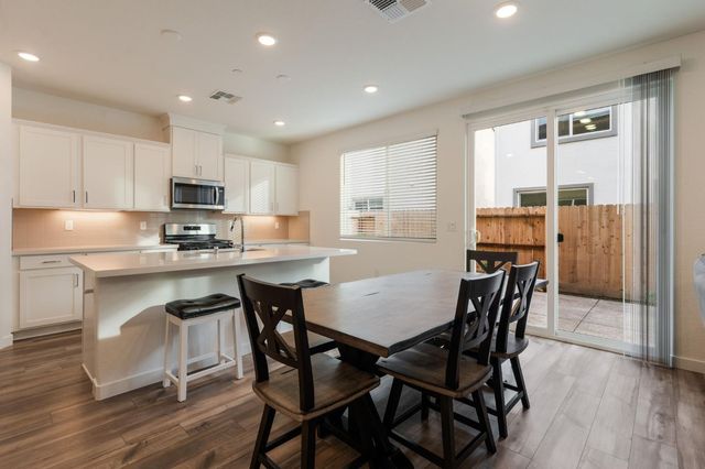 2071 Brown St, Lincoln, CA 95648