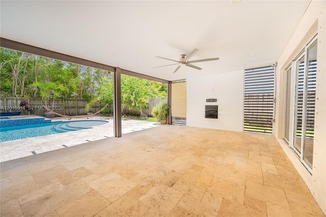 2890 NE 4th St, Homestead, FL 33033