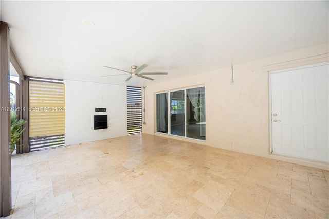 2890 NE 4th St, Homestead, FL 33033