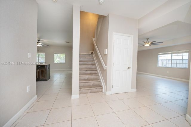 2890 NE 4th St, Homestead, FL 33033