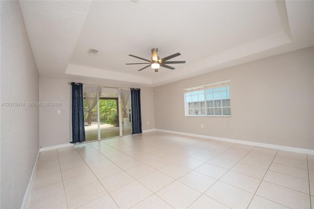 2890 NE 4th St, Homestead, FL 33033