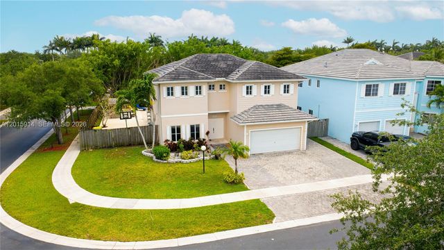 2890 NE 4th St, Homestead, FL 33033