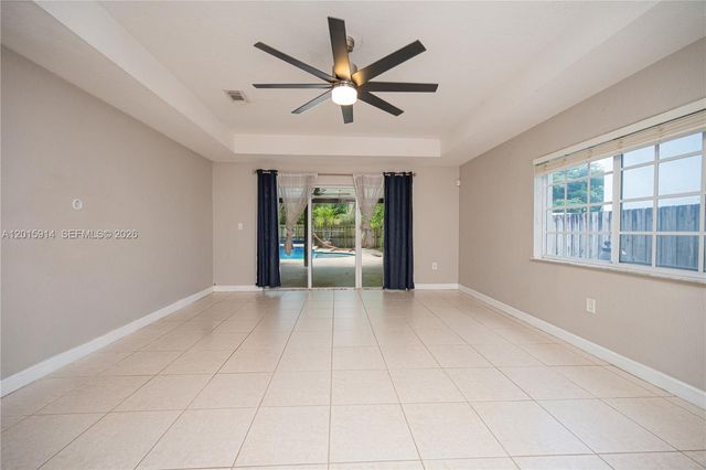 2890 NE 4th St, Homestead, FL 33033