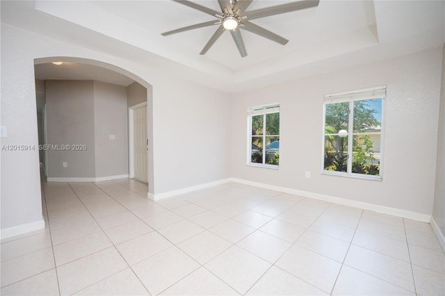 2890 NE 4th St, Homestead, FL 33033