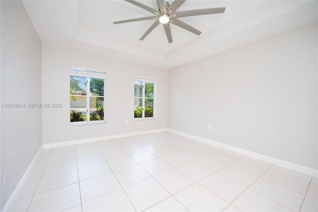 2890 NE 4th St, Homestead, FL 33033