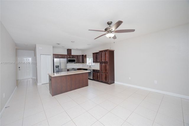 2890 NE 4th St, Homestead, FL 33033