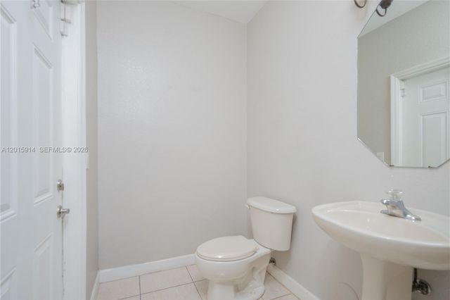 2890 NE 4th St, Homestead, FL 33033