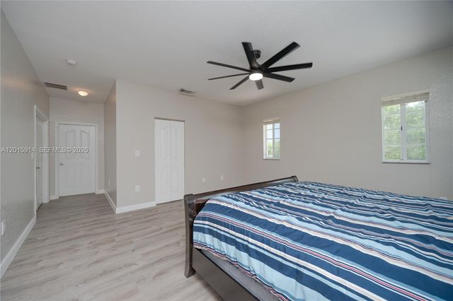 2890 NE 4th St, Homestead, FL 33033