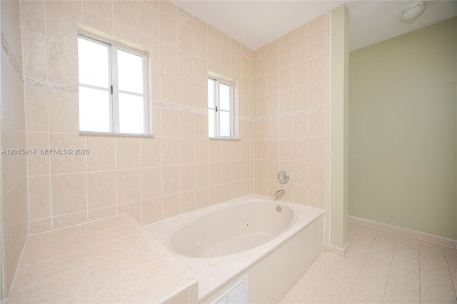 2890 NE 4th St, Homestead, FL 33033