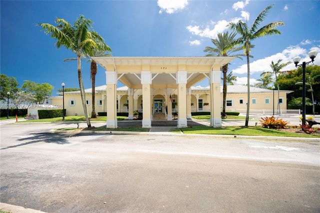 2890 NE 4th St, Homestead, FL 33033