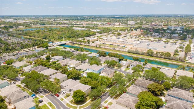 2890 NE 4th St, Homestead, FL 33033