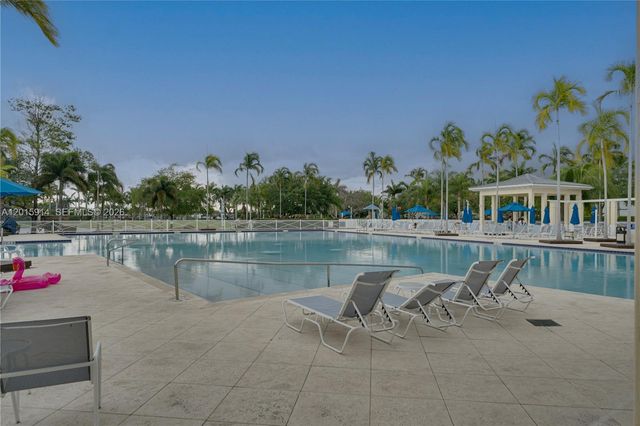 2890 NE 4th St, Homestead, FL 33033