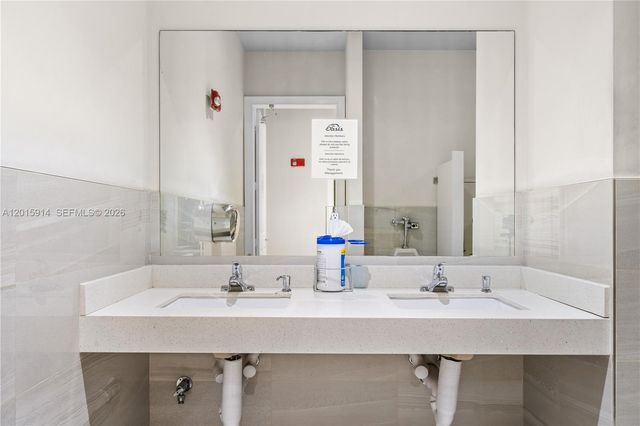 2890 NE 4th St, Homestead, FL 33033