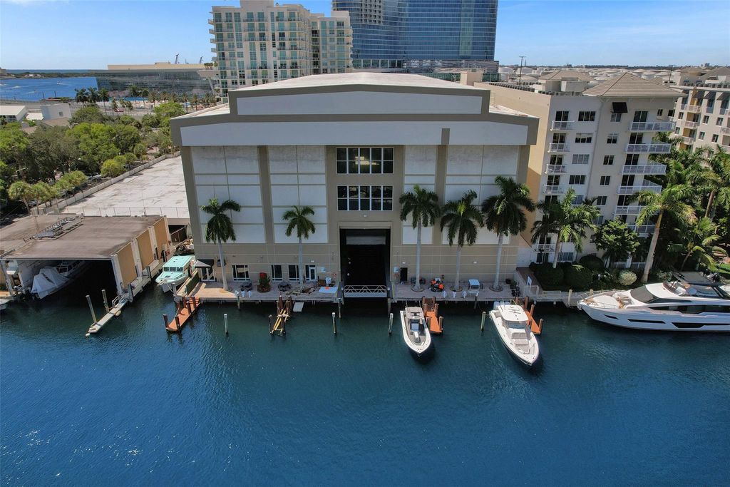 1801 SE 17th St, Fort Lauderdale, FL 33316