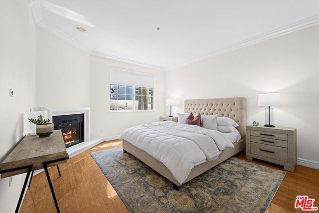 7218 Hillside Avenue 202, Los Angeles, CA 90046