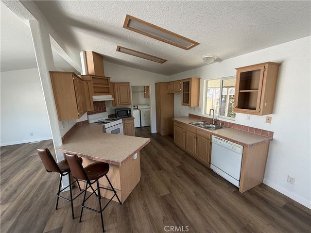 10900 Sepulveda 23, San Fernando, CA 91345