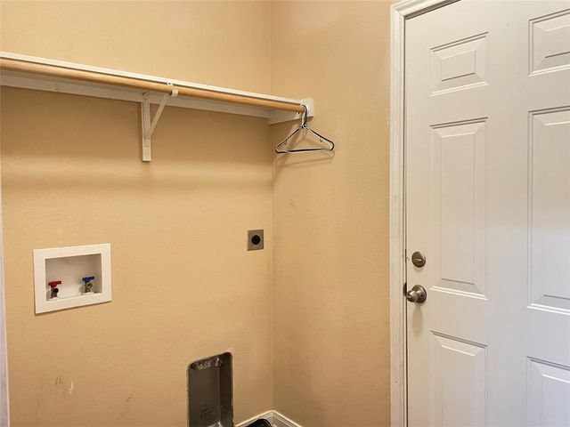 1375 Loop 332 ST B, Liberty Hill, TX 78642