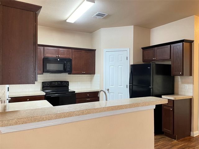 1375 Loop 332 ST B, Liberty Hill, TX 78642