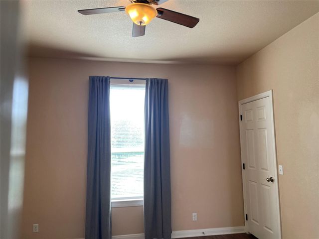 1375 Loop 332 ST B, Liberty Hill, TX 78642