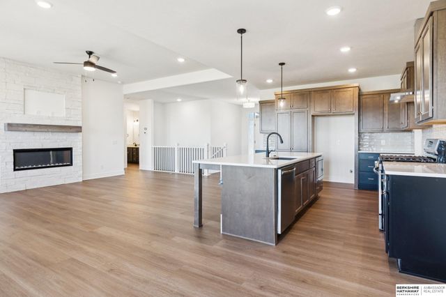 6119 S 215th Circle, Elkhorn, NE 68022