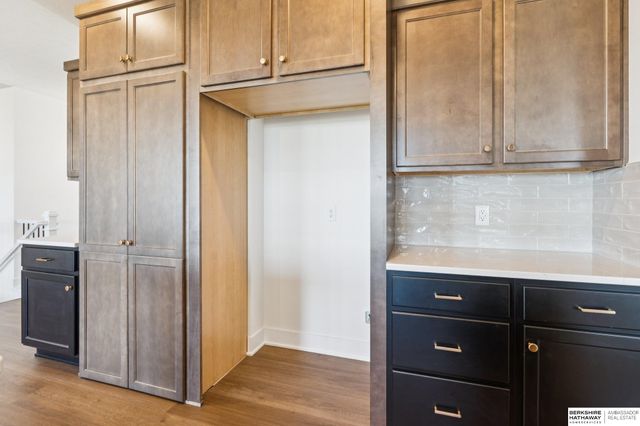 6119 S 215th Circle, Elkhorn, NE 68022