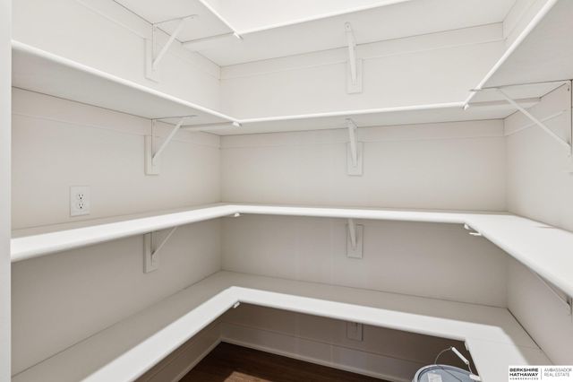 6119 S 215th Circle, Elkhorn, NE 68022